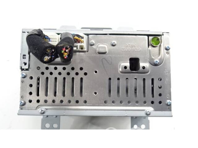 Радио/ проигрыватель CD/DVD / навигация