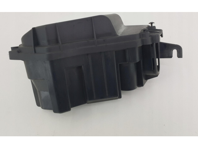   Pojistková skříňka    Audi A8 S8 D4 4H 2013