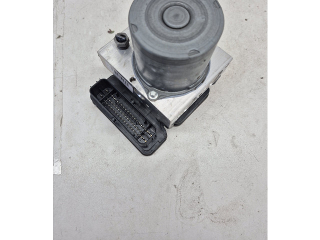 Блок АБС 32281471   Volvo  XC40   -  года