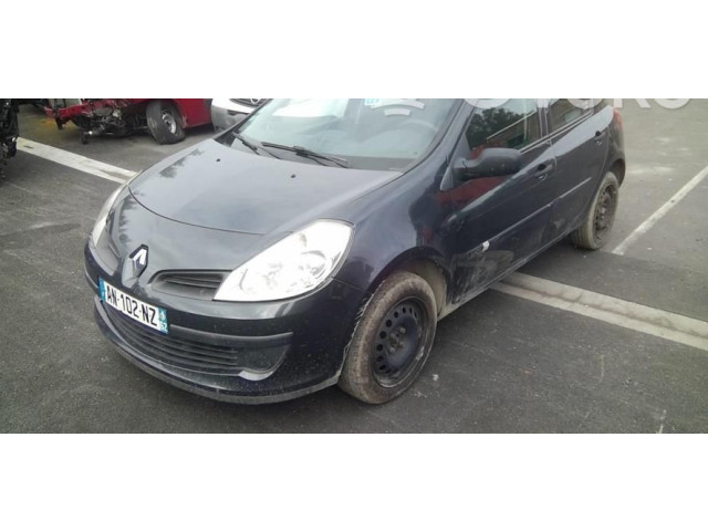 Ручка стеклоочистителей 8201590631   Renault Clio III