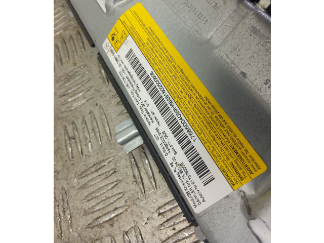 Подушка безопасности для колен 617379600C Mercedes-Benz A W176