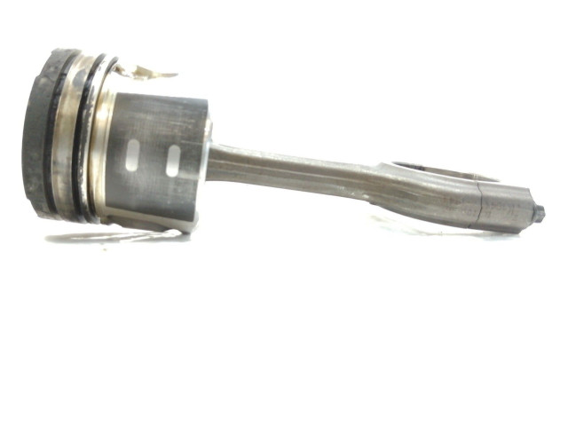 Поршень (поршни)