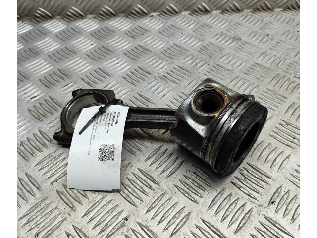 Поршень D 4204 T5 31375187, 31430898 Volvo XC60