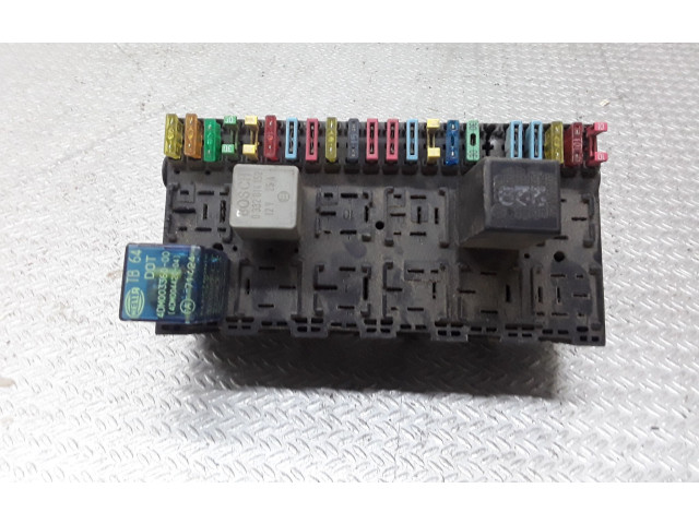 Блок предохранителей 357937039 Volkswagen Transporter - Caravelle T4