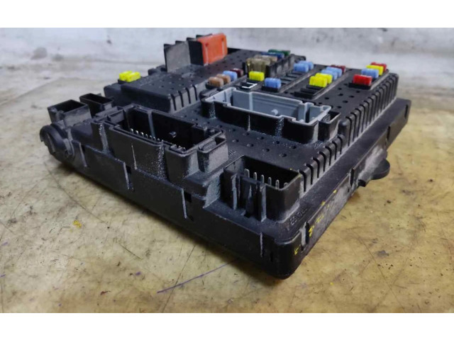 Блок предохранителей 30728512   Volvo XC90    