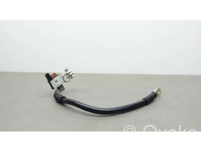 Минусовый провод (аккумулятора)