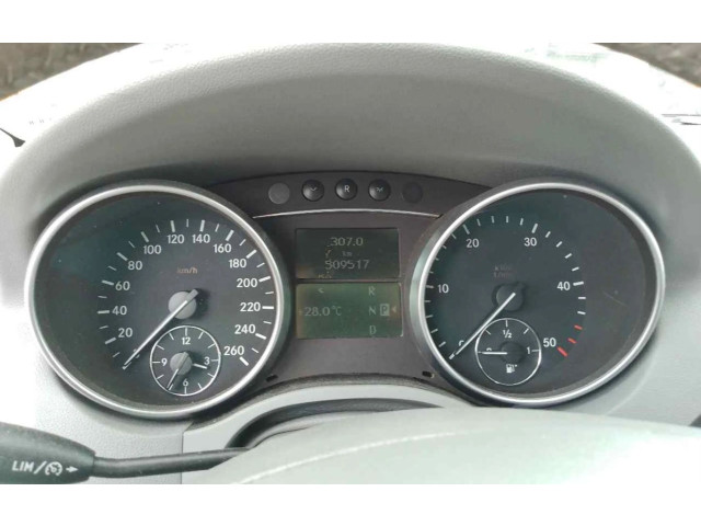 Панель приборов    Mercedes-Benz ML W164       