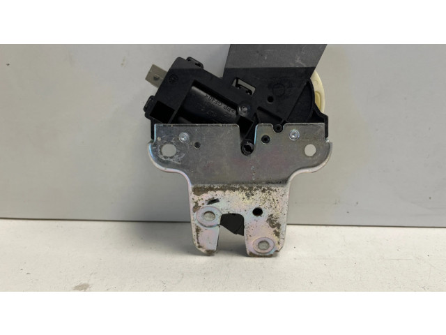 Замок задней крышки