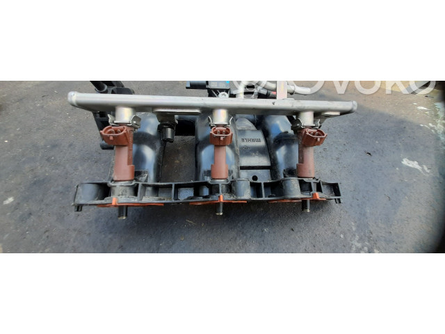 Vstřikovací lišta 140039673R Nissan Micra K14