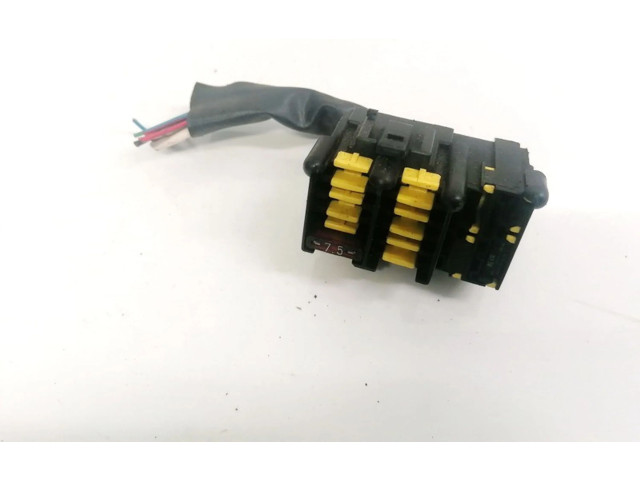   Pojistková skříňka    Toyota Carina T190 1993