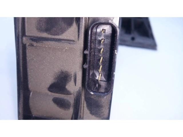 Педаль акселератора