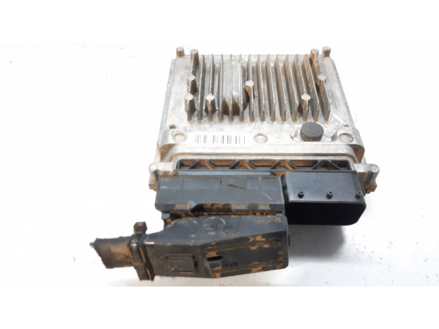 Řídící jednotka A6519006303   Mercedes-Benz GLA W156 2013