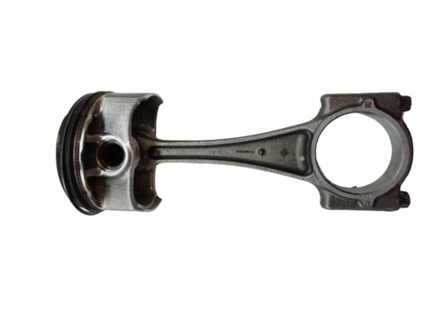  Поршень с шатуном  SKYACTIV  Mazda 3  