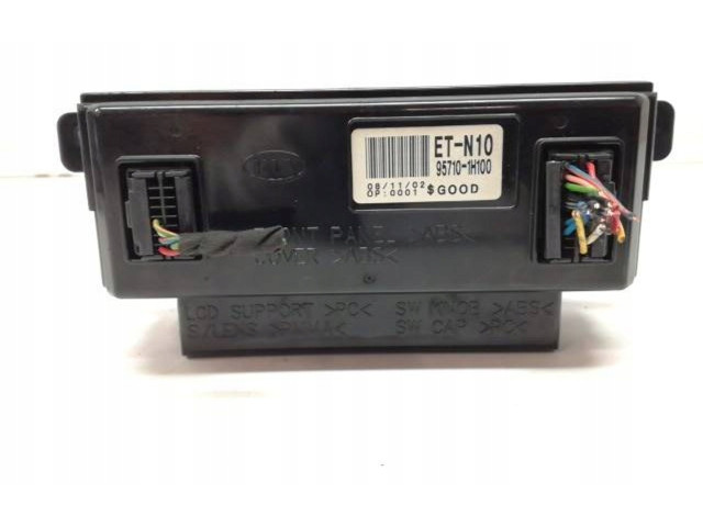 Дисплей    957101H100   KIA Ceed