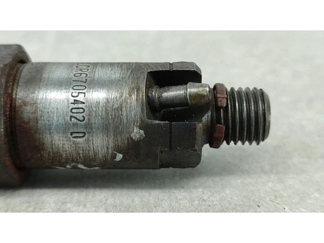 Vstřikovač LCR6705402 Peugeot 504 1.8