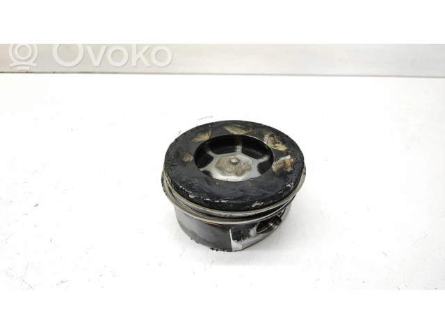 Píst BMW 5 F10 F11 pro naftový motor 2.0 N47D20C