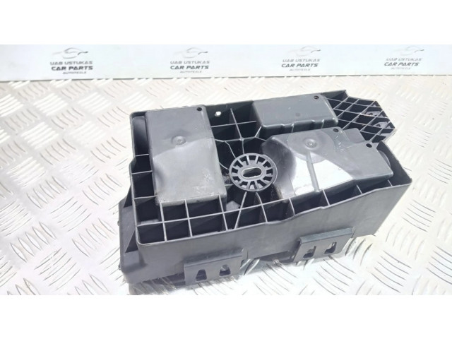 Pojistková skříňka 13302321 Opel Astra 2012