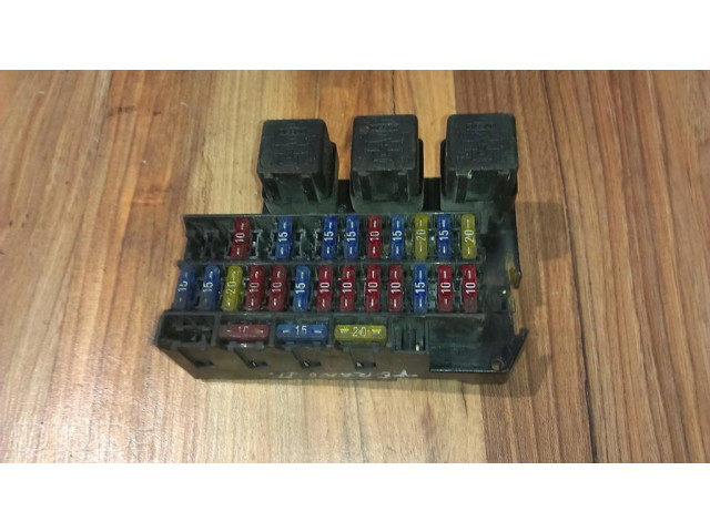 Pojistková skříňka 72404047, 243110e000 Nissan Terrano 2000