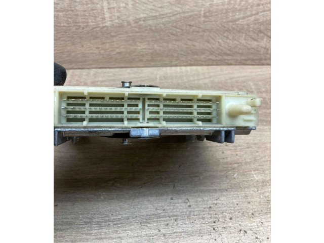 Блок управления двигателем ECU    0281001802, P09183993   Volvo S70  V70  V70 XC