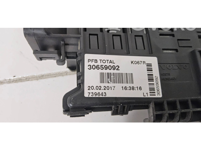 Блок предохранителей 30659092, K067R Volvo S60