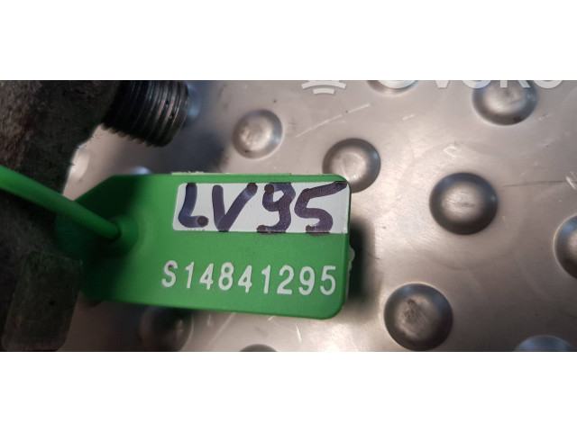 Топливная рампа 04L089G, 04L130764C Audi Q3 8U