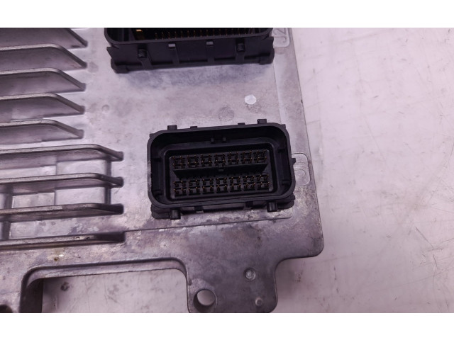 Блок управления двигателя 12659379   Opel Meriva B