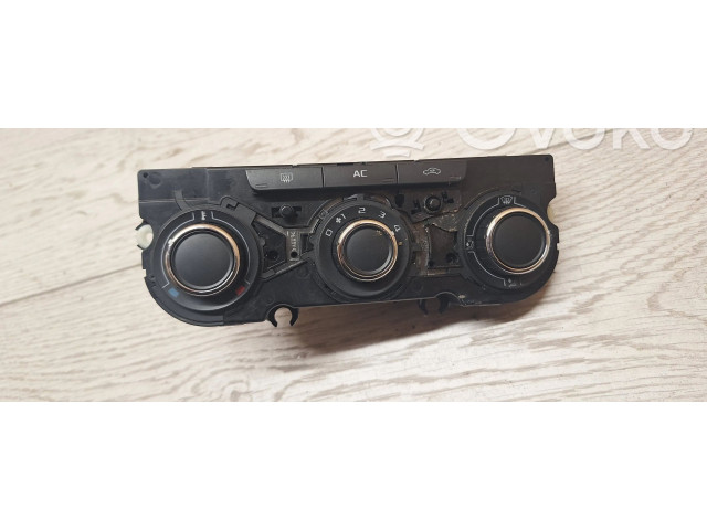 Блок управления климат-контролем 3T0820047AF   Skoda Yeti (5L)
