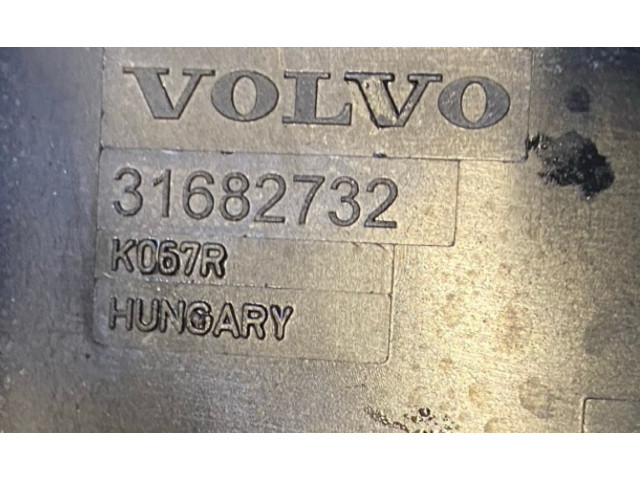 Блок предохранителей 31682732, 31494567 Volvo S60