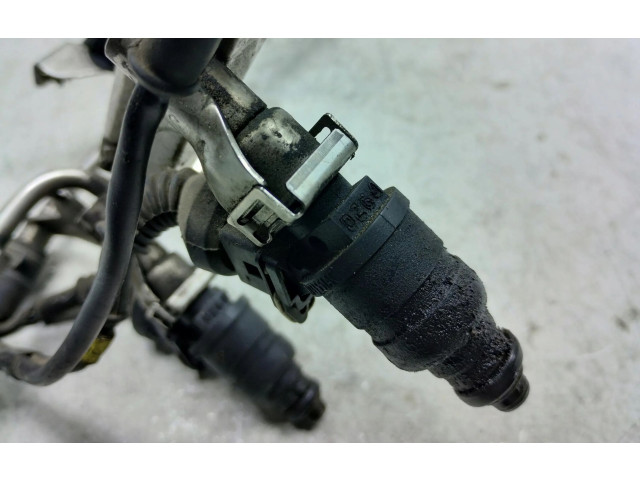 Топливная рампа 078133681AJ   Audi A6 S6 C5 4B  