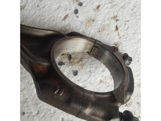 Píst 784323702, 110131328 BMW 7 F01 F02 F03 F04 pro benzínový motor 4.4