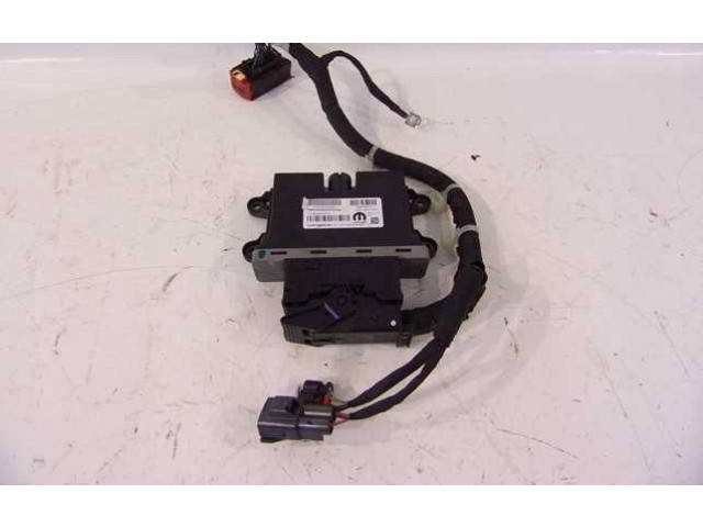 Блок управления двигателем Блок управления 68383594AA Jeep Compass