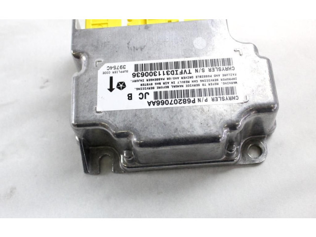 Блок подушек безопасности 68207066AA Fiat Freemont