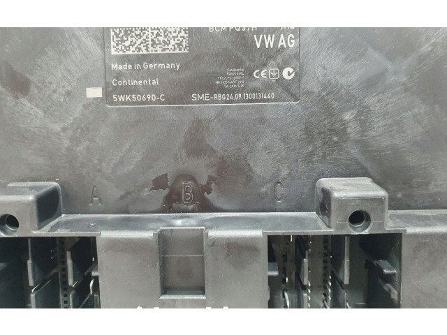 Блок комфорта 5Q0937084R, 5Q0937084R   Skoda Octavia Mk3 (5E)   