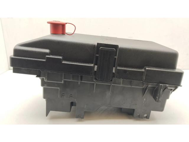 Pojistková skříňka 63565509 Chrysler Pacifica 2018