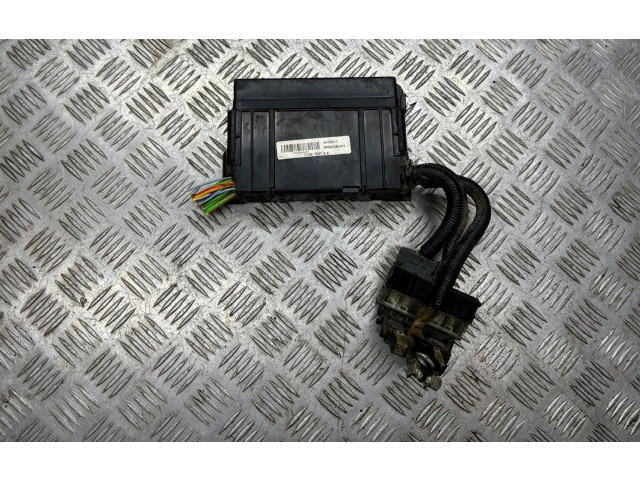 Блок предохранителей 7154722330   Mercedes-Benz W470    