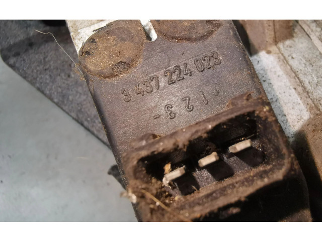 Топливная рампа 0438121011, 026133353 Audi 80 90 B3