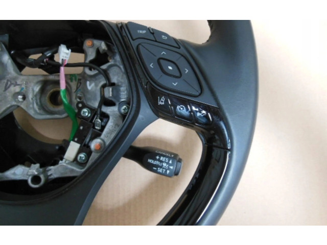 Руль Toyota C-HR I 2016 - 2023 года 627554600