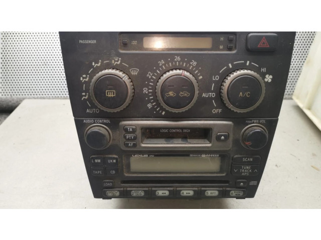 Радио/ проигрыватель CD/DVD / навигация