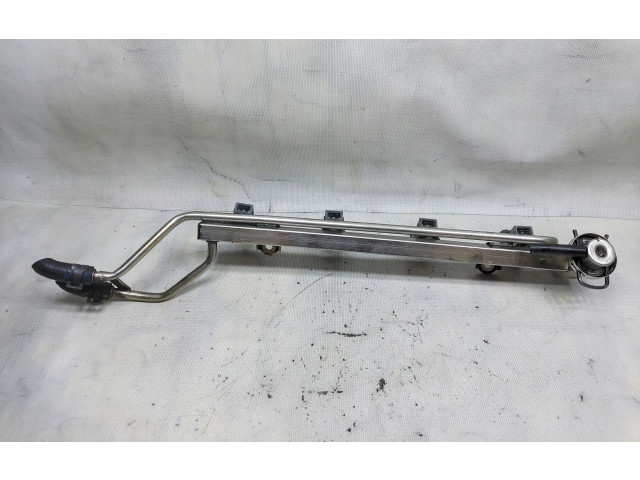 Топливная рампа 06A906031A   Audi A3 S3 8L  