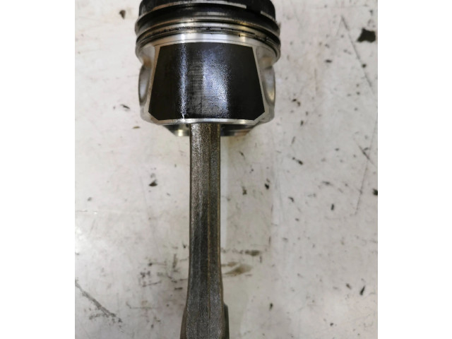 Поршень с шатуном       Volkswagen Golf VII