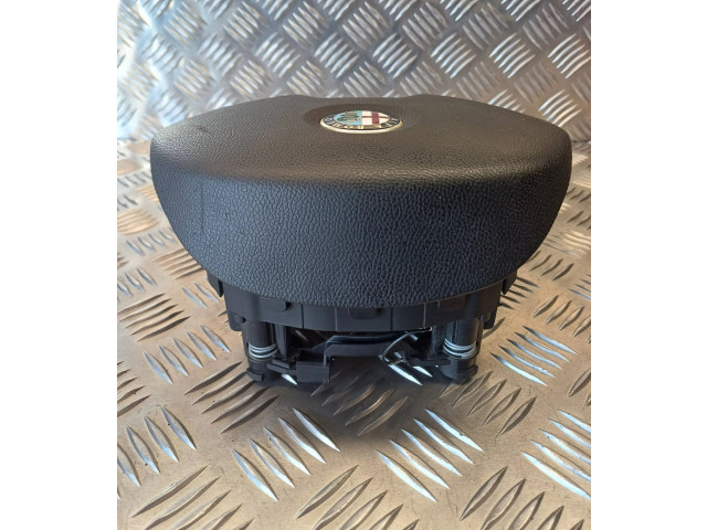 Подушка безопасности водителя 156106800 Alfa Romeo Mito