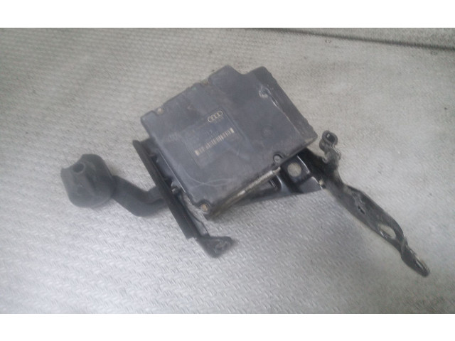 Блок АБС 8Z0907379B, 8Z0614517C   Audi  A2   -  года