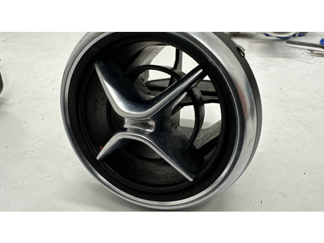 Боковая воздушная решётка