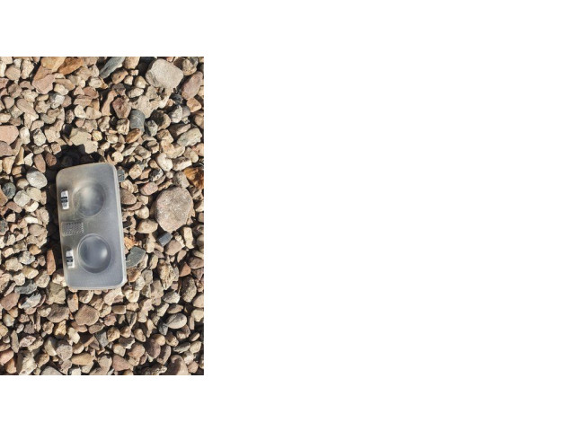 Фонарь освещения передних мест