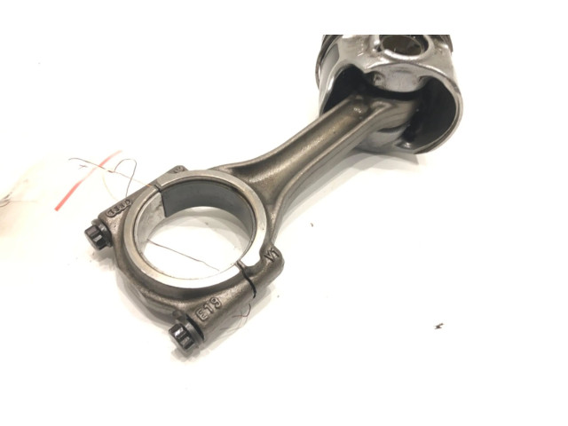 Поршень с шатуном 04BC Skoda Fabia Mk3 (NJ)