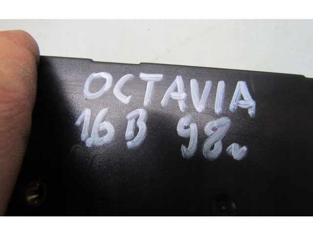Блок комфорта 1C0962258D Skoda Octavia Mk1 (1U)