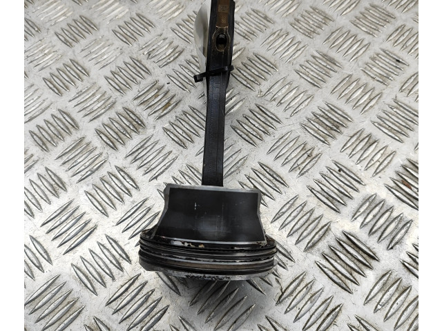 Píst AFR25227   Mercedes-Benz GLE (W166 - C292)  pro benzínový motor 3.0 M 276.821 