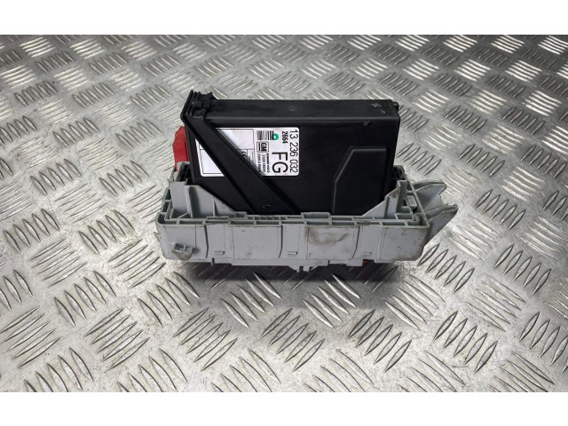 Блок комфорта 330518684, 13236032 Opel Meriva A