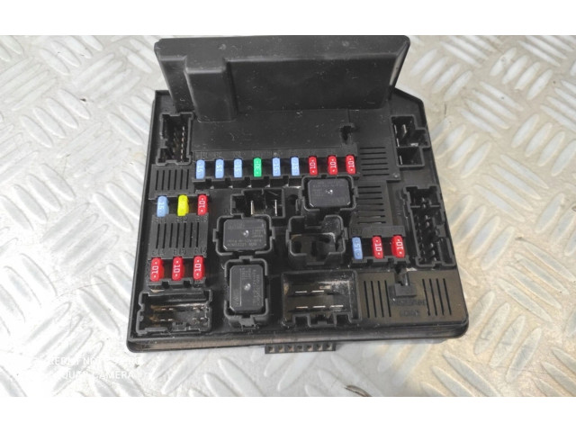 Pojistková skříňka 284B7JD02A Nissan Qashqai 2009