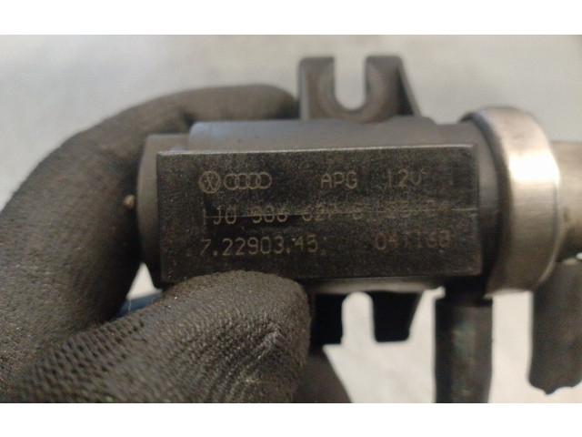 Подушка безопасности водителя 1J0906627B, 72290345 Ford Focus